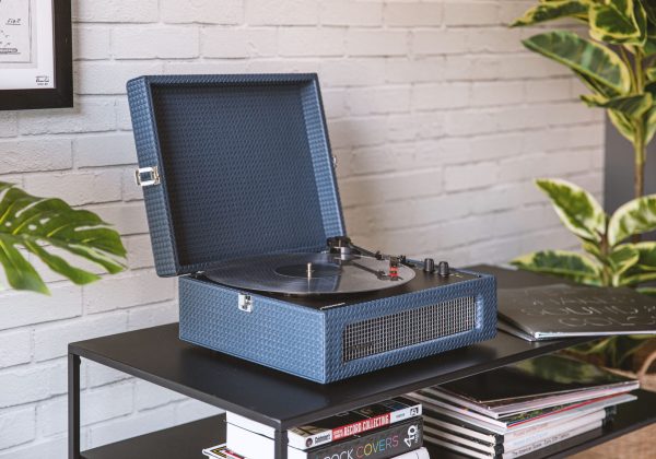 Crosley Voyager Navy – Bluetooth Portable Turntable