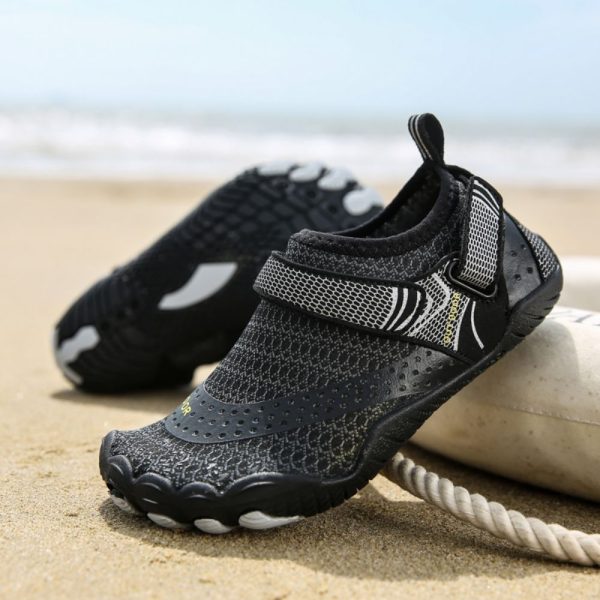 Kids Water Shoes Barefoot Quick Dry Aqua Sports Shoes Boys Girls –  Black Size Bigkid US3 = EU34