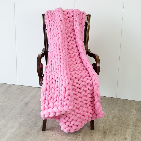 Hand Knitted Chunky Blanket Thick Acrylic Yarn Blanket Home Decor Throw Rug – Pink
