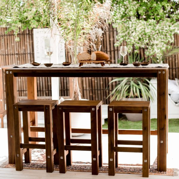 Sturdy bar table & stool set – Natural