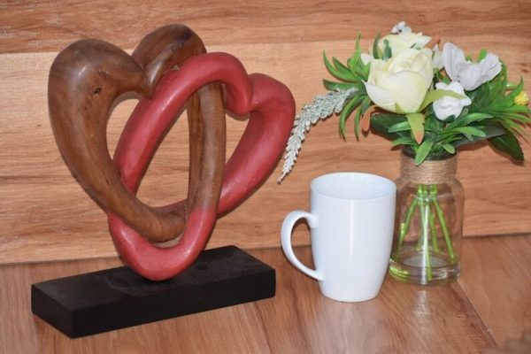 Heart Love Wood Carving Wood Sculpture Acacia Wooden Statue Heart in red 22cm